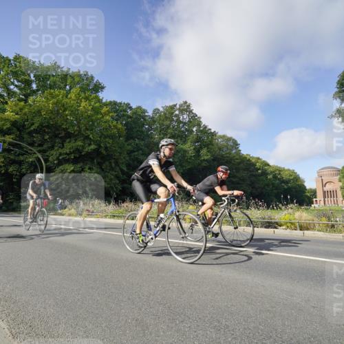 14.09.2025 - Stadtparktriathlon Michael Burmester http://msf.ph/oto/8892143 14.09.2025 10:58:28 Radfahren 820, 821, 835, 846, 848, 852, 859, 861, 872, 898, 919 meine-sportfotos.de