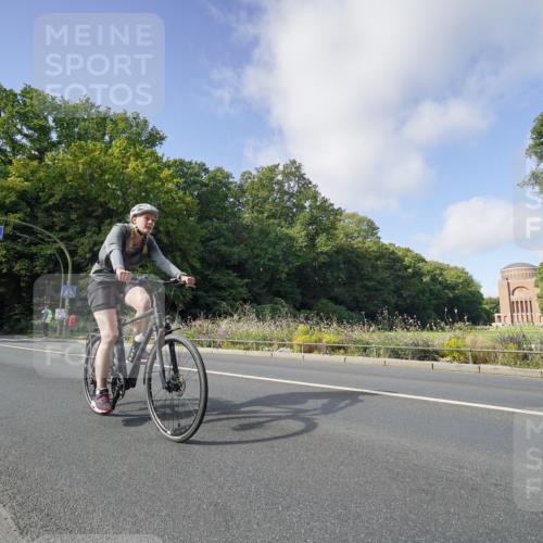14.09.2025 - Stadtparktriathlon Michael Burmester http://msf.ph/oto/8892153 14.09.2025 10:58:42 Radfahren 714, 897 meine-sportfotos.de
