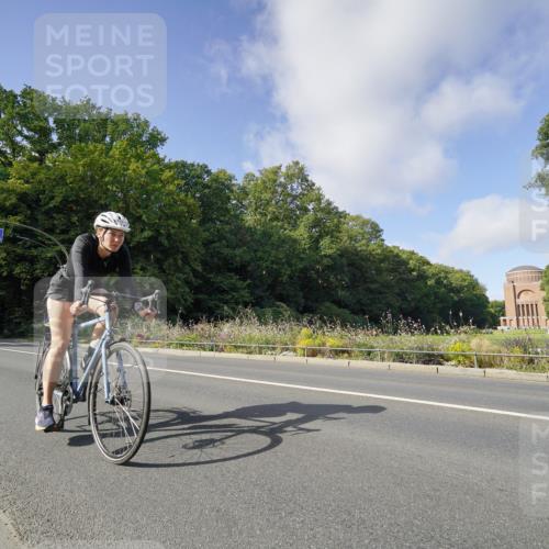 14.09.2025 - Stadtparktriathlon Michael Burmester http://msf.ph/oto/8892157 14.09.2025 10:58:55 Radfahren 582, 712, 727, 743, 750, 799, 804, 862, 873, 917 meine-sportfotos.de