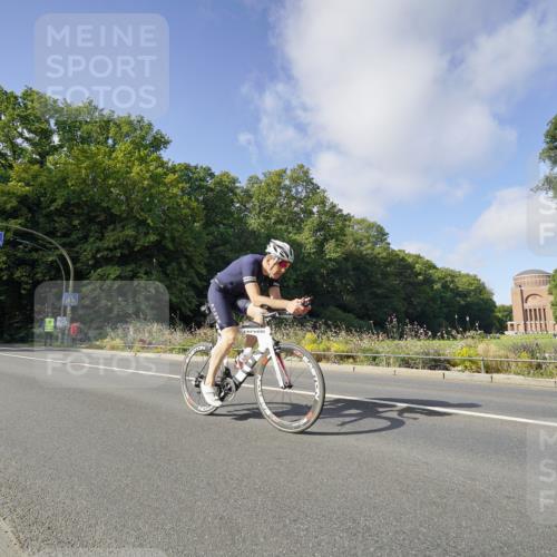 14.09.2025 - Stadtparktriathlon Michael Burmester http://msf.ph/oto/8892183 14.09.2025 10:59:24 Radfahren 748, 752, 775, 800, 813, 886, 889 meine-sportfotos.de