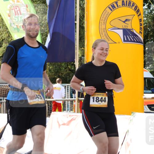 14.09.2025 - Airport Race Strokosch-Dieckow http://msf.ph/oto/8892187 14.09.2025 13:26:09 Ziel 1843, 1844 meine-sportfotos.de