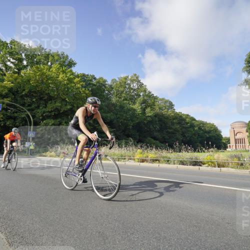 14.09.2025 - Stadtparktriathlon Michael Burmester http://msf.ph/oto/8892192 14.09.2025 11:00:05 Radfahren 678, 839, 858, 874, 894 meine-sportfotos.de