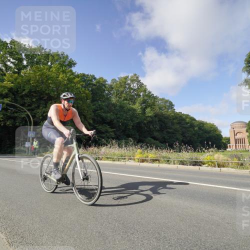 14.09.2025 - Stadtparktriathlon Michael Burmester http://msf.ph/oto/8892199 14.09.2025 11:00:09 Radfahren 678, 723, 839, 858, 874, 894 meine-sportfotos.de
