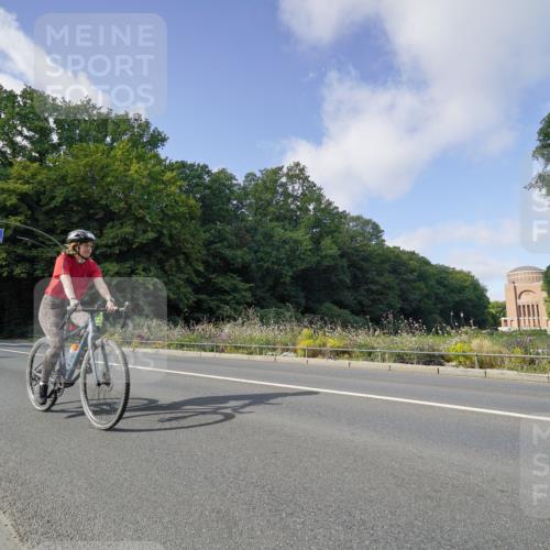 14.09.2025 - Stadtparktriathlon Michael Burmester http://msf.ph/oto/8892205 14.09.2025 11:00:34 Radfahren 600, 601, 643, 829, 838, 915, 921 meine-sportfotos.de