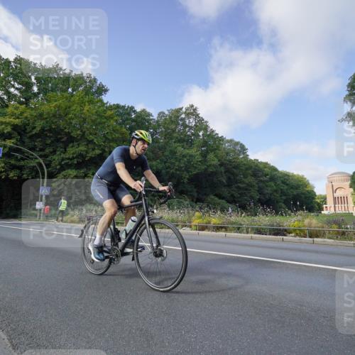 14.09.2025 - Stadtparktriathlon Michael Burmester http://msf.ph/oto/8892213 14.09.2025 11:00:40 Radfahren 600, 601, 643, 724, 730, 793, 838, 865, 870, 921 meine-sportfotos.de