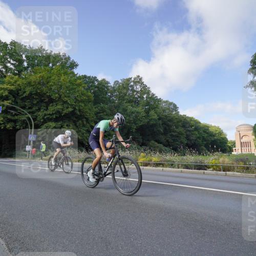 14.09.2025 - Stadtparktriathlon Michael Burmester http://msf.ph/oto/8892216 14.09.2025 11:00:44 Radfahren 643, 716, 724, 730, 735, 793, 805, 838, 865, 870, 918, 921 meine-sportfotos.de
