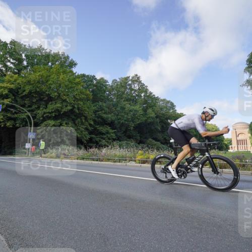14.09.2025 - Stadtparktriathlon Michael Burmester http://msf.ph/oto/8892218 14.09.2025 11:00:45 Radfahren 716, 724, 730, 735, 793, 805, 865, 870, 918, 921 meine-sportfotos.de