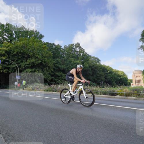 14.09.2025 - Stadtparktriathlon Michael Burmester http://msf.ph/oto/8892225 14.09.2025 11:00:51 Radfahren 716, 724, 735, 805, 865, 918 meine-sportfotos.de