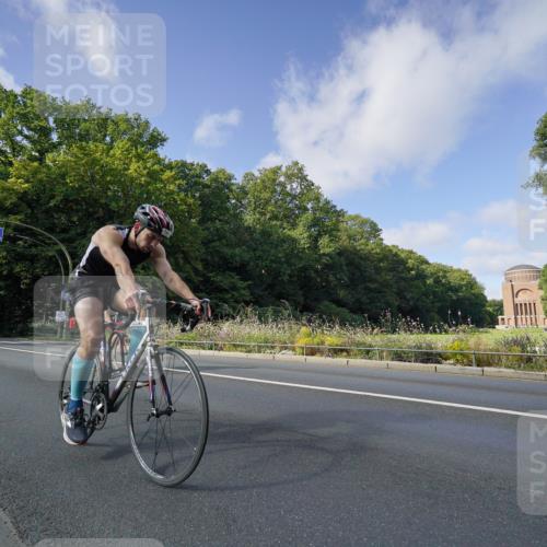 14.09.2025 - Stadtparktriathlon Michael Burmester http://msf.ph/oto/8892240 14.09.2025 11:01:23 Radfahren 749, 766, 808, 847, 876, 902 meine-sportfotos.de