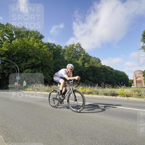 14.09.2025 - Stadtparktriathlon Michael Burmester http://msf.ph/oto/8892246 14.09.2025 11:01:34 Radfahren 728, 769, 772, 847, 880, 901 meine-sportfotos.de