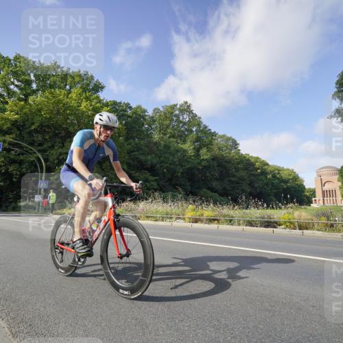 14.09.2025 - Stadtparktriathlon Michael Burmester http://msf.ph/oto/8892251 14.09.2025 11:01:49 Radfahren 663, 770, 787, 815, 823 meine-sportfotos.de