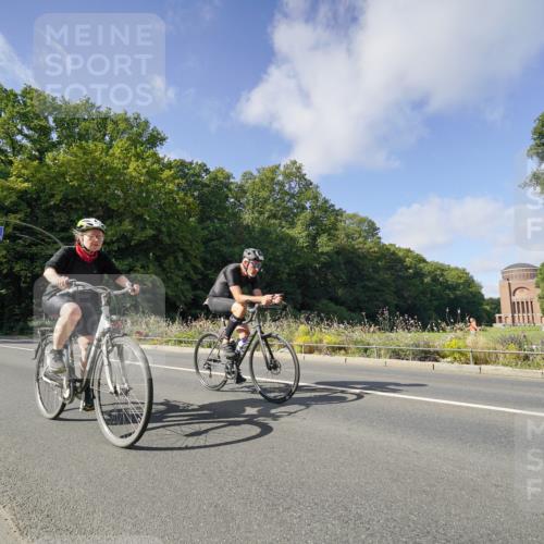 14.09.2025 - Stadtparktriathlon Michael Burmester http://msf.ph/oto/8892272 14.09.2025 11:02:19 Radfahren 682, 729, 732, 761, 890, 916 meine-sportfotos.de