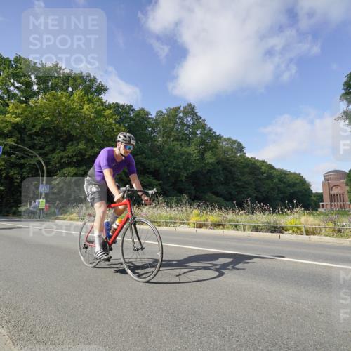 14.09.2025 - Stadtparktriathlon Michael Burmester http://msf.ph/oto/8892282 14.09.2025 11:02:58 Radfahren 631, 762, 786, 831 meine-sportfotos.de