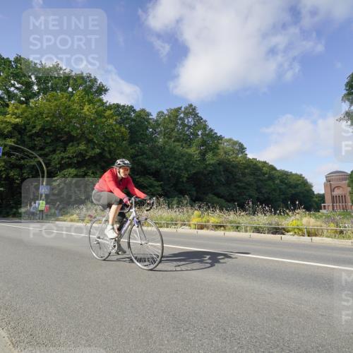 14.09.2025 - Stadtparktriathlon Michael Burmester http://msf.ph/oto/8892284 14.09.2025 11:02:59 Radfahren 631, 762, 786, 831 meine-sportfotos.de