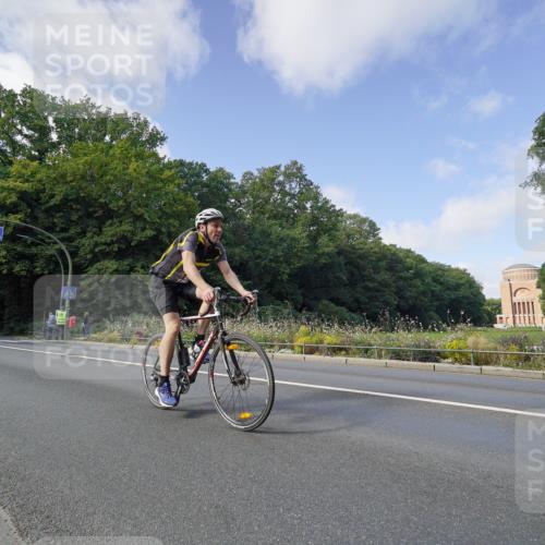 14.09.2025 - Stadtparktriathlon Michael Burmester http://msf.ph/oto/8892312 14.09.2025 11:04:00 Radfahren 721, 753, 801, 911, 914 meine-sportfotos.de