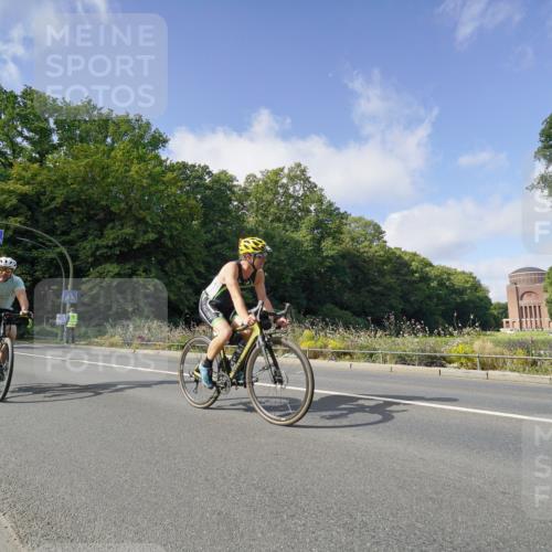 14.09.2025 - Stadtparktriathlon Michael Burmester http://msf.ph/oto/8892361 14.09.2025 11:05:35 Radfahren 796, 837, 850, 872 meine-sportfotos.de