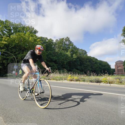 14.09.2025 - Stadtparktriathlon Michael Burmester http://msf.ph/oto/8892392 14.09.2025 11:06:47 Radfahren 775, 862 meine-sportfotos.de