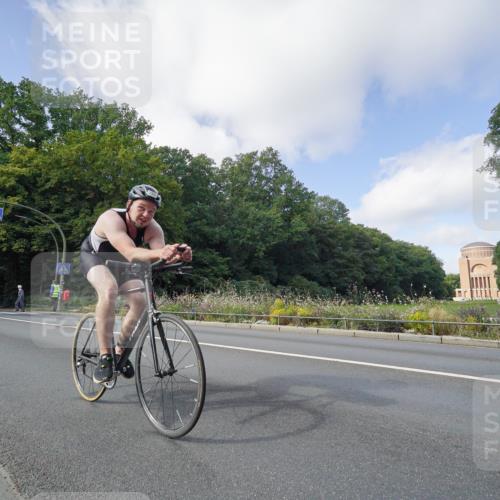 14.09.2025 - Stadtparktriathlon Michael Burmester http://msf.ph/oto/8892408 14.09.2025 11:07:18 Radfahren 739, 785, 825, 838, 865, 886 meine-sportfotos.de