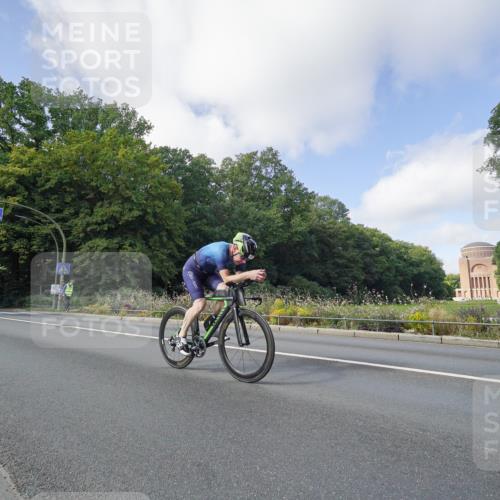 14.09.2025 - Stadtparktriathlon Michael Burmester http://msf.ph/oto/8892410 14.09.2025 11:07:27 Radfahren 871 meine-sportfotos.de