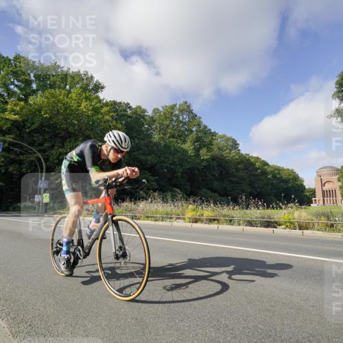 14.09.2025 - Stadtparktriathlon Michael Burmester http://msf.ph/oto/8892413 14.09.2025 11:07:48 Radfahren 723, 847, 870, 893, 921 meine-sportfotos.de