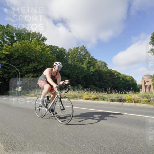 14.09.2025 - Stadtparktriathlon Michael Burmester http://msf.ph/oto/8892416 14.09.2025 11:07:51 Radfahren 723, 829, 847, 858, 870, 893, 921 meine-sportfotos.de