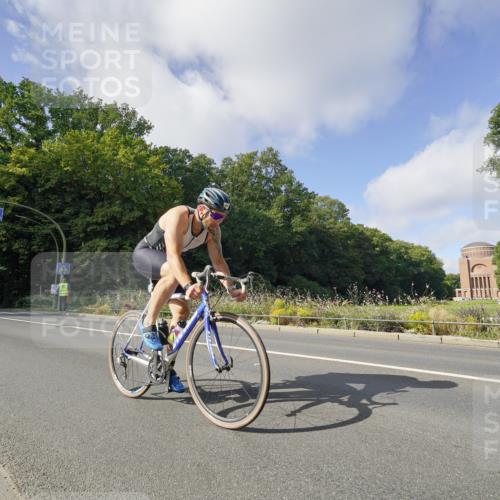 14.09.2025 - Stadtparktriathlon Michael Burmester http://msf.ph/oto/8892417 14.09.2025 11:07:54 Radfahren 829, 847, 858, 870, 893, 921 meine-sportfotos.de