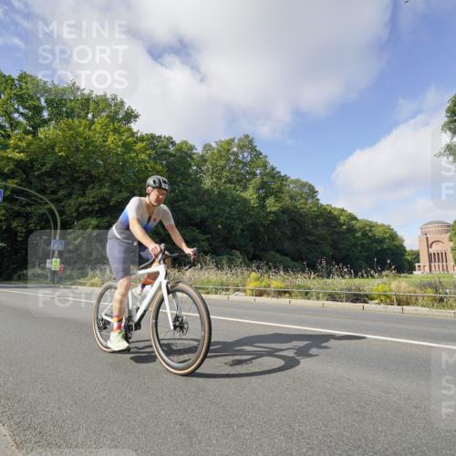 14.09.2025 - Stadtparktriathlon Michael Burmester http://msf.ph/oto/8892422 14.09.2025 11:07:59 Radfahren 829, 847, 858, 894, 921 meine-sportfotos.de