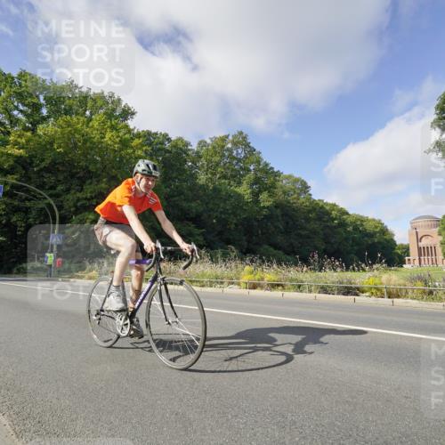 14.09.2025 - Stadtparktriathlon Michael Burmester http://msf.ph/oto/8892423 14.09.2025 11:08:05 Radfahren 728, 730, 829, 894 meine-sportfotos.de