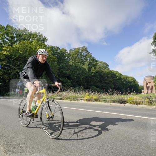 14.09.2025 - Stadtparktriathlon Michael Burmester http://msf.ph/oto/8892433 14.09.2025 11:08:20 Radfahren 758, 839, 878, 892, 915, 918 meine-sportfotos.de