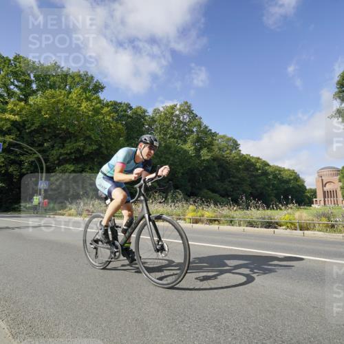 14.09.2025 - Stadtparktriathlon Michael Burmester http://msf.ph/oto/8892466 14.09.2025 11:10:04 Radfahren 779, 797, 806, 849, 888 meine-sportfotos.de