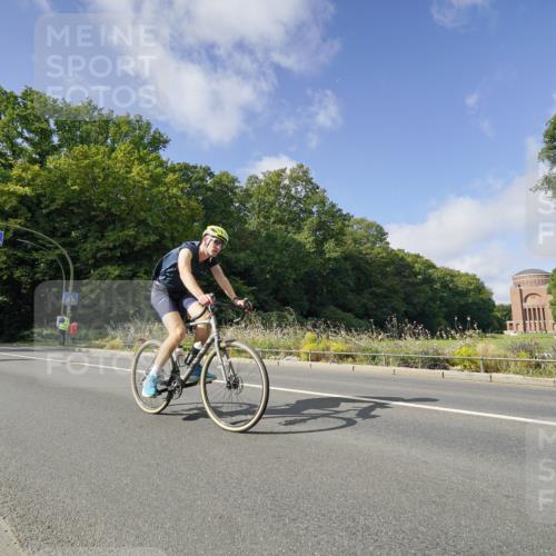 14.09.2025 - Stadtparktriathlon Michael Burmester http://msf.ph/oto/8892470 14.09.2025 11:10:12 Radfahren 762, 797, 806, 868, 877 meine-sportfotos.de