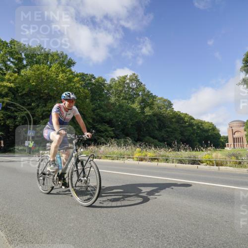 14.09.2025 - Stadtparktriathlon Michael Burmester http://msf.ph/oto/8892473 14.09.2025 11:10:16 Radfahren 732, 762, 806, 868, 877 meine-sportfotos.de