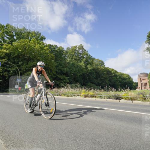 14.09.2025 - Stadtparktriathlon Michael Burmester http://msf.ph/oto/8892477 14.09.2025 11:10:41 Radfahren 643, 916 meine-sportfotos.de