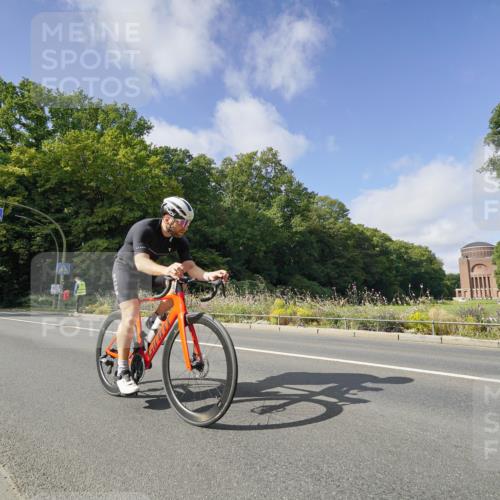 14.09.2025 - Stadtparktriathlon Michael Burmester http://msf.ph/oto/8892483 14.09.2025 11:10:53 Radfahren 760, 761, 772, 786, 854, 890, 909, 916 meine-sportfotos.de