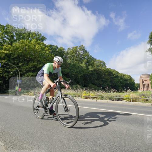 14.09.2025 - Stadtparktriathlon Michael Burmester http://msf.ph/oto/8892498 14.09.2025 11:11:53 Radfahren 754, 778, 826, 852, 919 meine-sportfotos.de