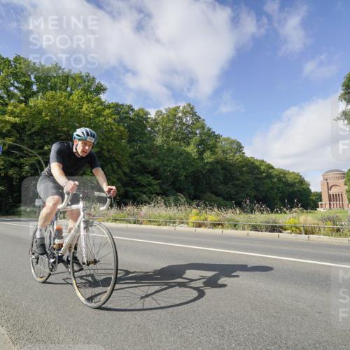 14.09.2025 - Stadtparktriathlon Michael Burmester http://msf.ph/oto/8892509 14.09.2025 11:12:11 Radfahren 734, 755, 774, 801, 802, 803, 835, 905 meine-sportfotos.de