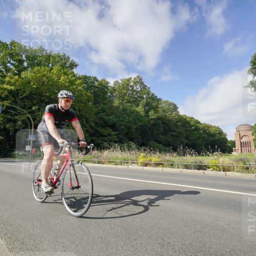 14.09.2025 - Stadtparktriathlon Michael Burmester http://msf.ph/oto/8892512 14.09.2025 11:12:15 Radfahren 734, 774, 801, 803, 807, 835, 846, 905 meine-sportfotos.de