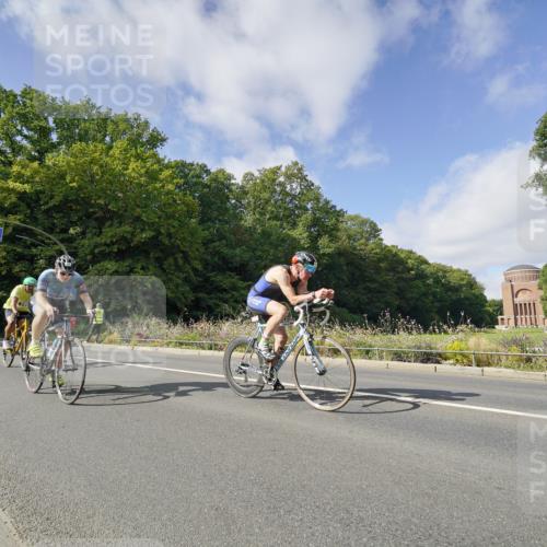 14.09.2025 - Stadtparktriathlon Michael Burmester http://msf.ph/oto/8892518 14.09.2025 11:12:23 Radfahren 734, 746, 801, 807, 818, 846 meine-sportfotos.de