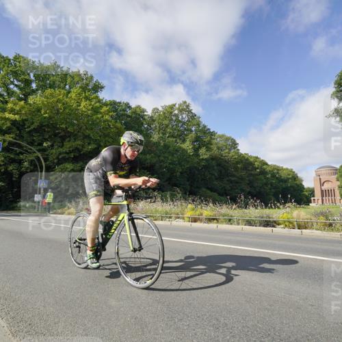 14.09.2025 - Stadtparktriathlon Michael Burmester http://msf.ph/oto/8892522 14.09.2025 11:12:33 Radfahren 818, 833, 836, 841, 867, 898 meine-sportfotos.de