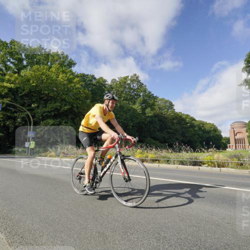 14.09.2025 - Stadtparktriathlon Michael Burmester http://msf.ph/oto/8892528 14.09.2025 11:12:40 Radfahren 833, 836, 841, 853, 867 meine-sportfotos.de