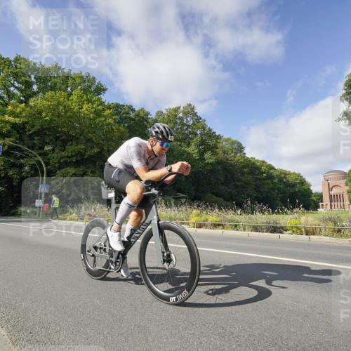 14.09.2025 - Stadtparktriathlon Michael Burmester http://msf.ph/oto/8892544 14.09.2025 11:13:33 Radfahren 825, 848, 857, 889, 917 meine-sportfotos.de
