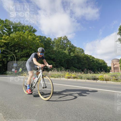 14.09.2025 - Stadtparktriathlon Michael Burmester http://msf.ph/oto/8892547 14.09.2025 11:13:38 Radfahren 825, 848, 865, 874, 889, 917 meine-sportfotos.de