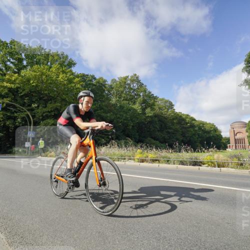 14.09.2025 - Stadtparktriathlon Michael Burmester http://msf.ph/oto/8892550 14.09.2025 11:13:47 Radfahren 855, 865, 874 meine-sportfotos.de