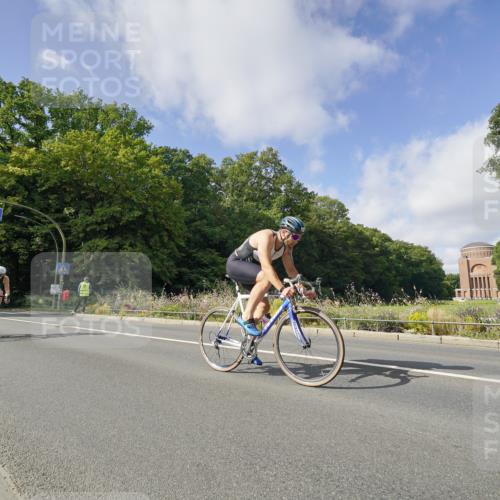 14.09.2025 - Stadtparktriathlon Michael Burmester http://msf.ph/oto/8892560 14.09.2025 11:14:15 Radfahren 744, 775, 796, 824, 847, 873, 1012 meine-sportfotos.de