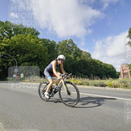 14.09.2025 - Stadtparktriathlon Michael Burmester http://msf.ph/oto/8892561 14.09.2025 11:14:16 Radfahren 744, 775, 824, 847, 873, 1012 meine-sportfotos.de