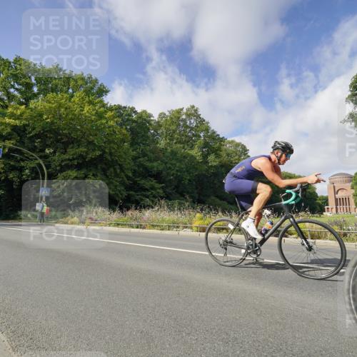14.09.2025 - Stadtparktriathlon Michael Burmester http://msf.ph/oto/8892585 14.09.2025 11:15:34 Radfahren 777, 816, 829, 837, 880, 892, 901 meine-sportfotos.de