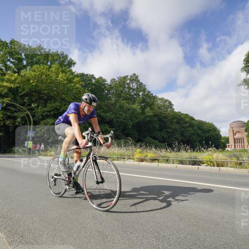 14.09.2025 - Stadtparktriathlon Michael Burmester http://msf.ph/oto/8892594 14.09.2025 11:15:52 Radfahren 739, 875, 893 meine-sportfotos.de