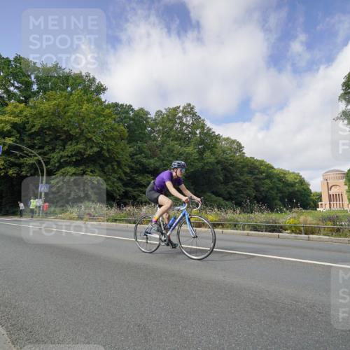 14.09.2025 - Stadtparktriathlon Michael Burmester http://msf.ph/oto/8892602 14.09.2025 11:16:18 Radfahren 655, 808, 831, 851, 943 meine-sportfotos.de