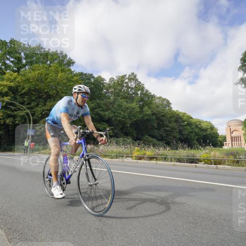 14.09.2025 - Stadtparktriathlon Michael Burmester http://msf.ph/oto/8892612 14.09.2025 11:16:48 Radfahren 821, 823, 839, 849, 888 meine-sportfotos.de