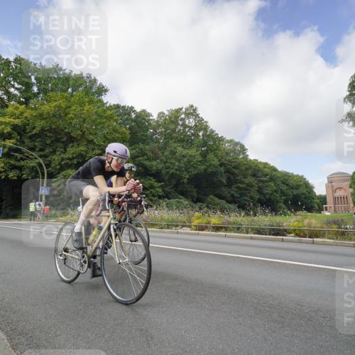14.09.2025 - Stadtparktriathlon Michael Burmester http://msf.ph/oto/8892640 14.09.2025 11:18:35 Radfahren 724, 868, 932, 934, 935, 951, 976, 985, 993, 1015 meine-sportfotos.de